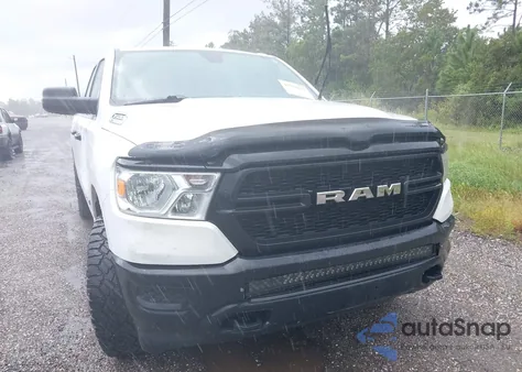 2020 Ram 1500 Tradesman 4X4 6'4 Box z USA, uszkodzony, nr VIN 1C6RRFCG4LN338847